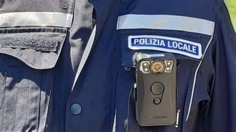 Sicurezza A Bergamo Body Cam Sulle Divise Della Polizia Locale