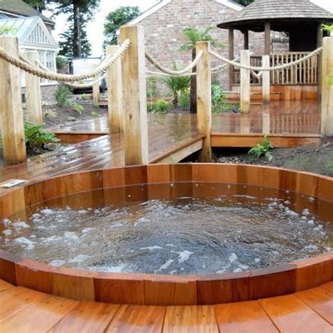 Northern Lights Classic Ht Cedar Wood Hot Tub With Deluxe Pack Firehouse