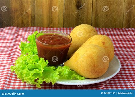 Coxinha No Prato Petiscos Brasileiros Tradicionais Da Culin Ria