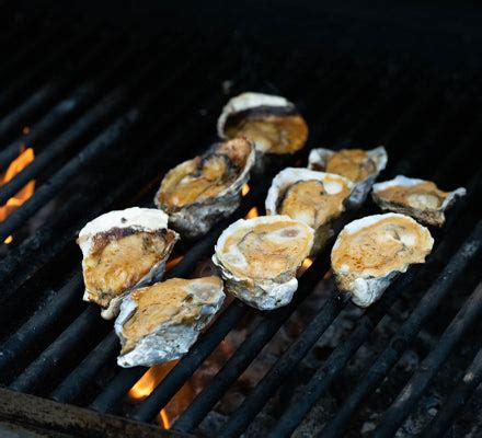 How to Shuck and Grill an Oyster