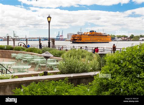 Battery park ferry hi-res stock photography and images - Alamy