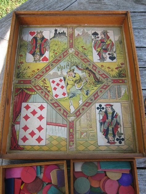 Ancien jeu de société en bois Nain jaune Pions en bois NK Atlas Paris