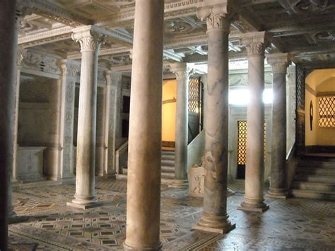 Il Cosiddetto Succorpo O Cappella Carafa Nella Cattedrale Di Napoli