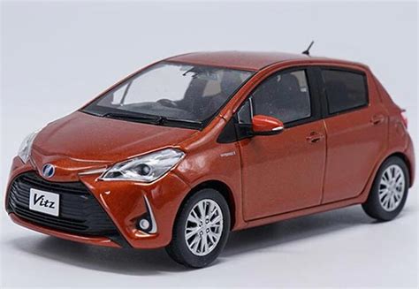 Seven Colors 1:30 Scale Diecast Toyota Vitz Model [NB2T488] : EZBUSTOYS.COM