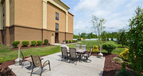 Hampton Inn Utica, NY Hotel near Utica College