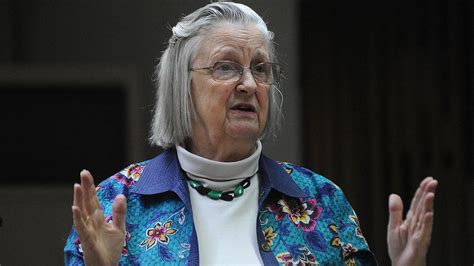 Qué Es La “tragedia De Los Comunes” Y Cuál Es Su Relación Con Elinor Ostrom La única Ganadora