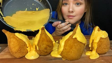 COXINHAS GIGANTES UMA PANELA DE MOLHO DE QUEIJO MUKBANG BRASIL