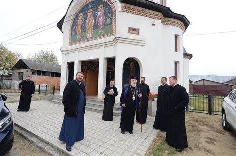 Mitropolitul Nifon A Efectuat O Vizit Pastoral La Unele Parohii Din