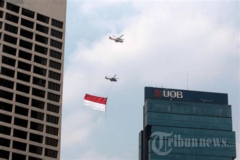 Atraksi Pesawat F Dan Helikopter Kibarkan Bendera Merah Putih