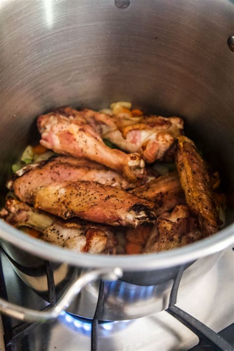 Easy Homemade Turkey Stock