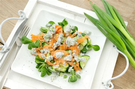 Salade Met Komkommer En Gerookte Zalm