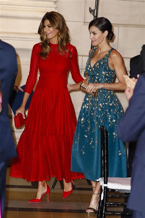 La Reina Letizia Deslumbra En La Cena De Gala Con El Vestido Perfecto