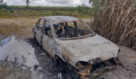 Carro Fica Completamente Destru Do Ap S Inc Ndio Na Al Alagoas