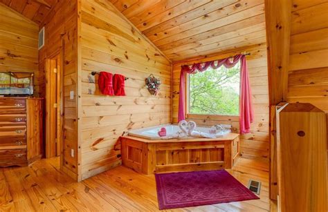 Bearly Naked Log Cabin Romantice Couples Getaway Knoxville Tn