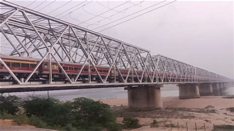 Krishna River Bridge Vijaywada Dangerous Railway Bridge Indian