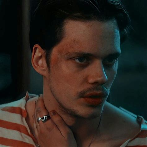 Bill Skarsgard Icons Sevimli ilişkiler Ilişkiler