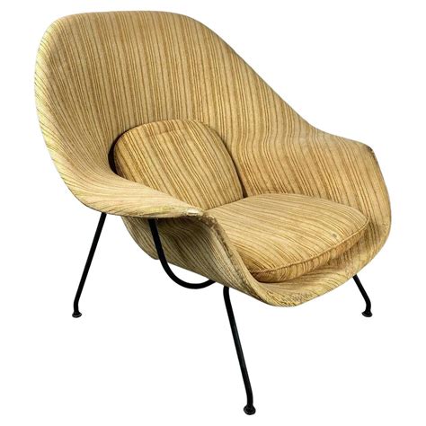 Classic Early Production Eero Saarinen For Knoll Womb Chair With