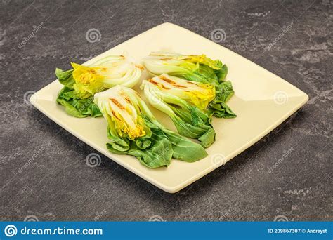 Ensalada De Bok Choy A La Parrilla Imagen De Archivo Imagen De