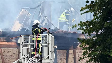 Macron réagit à la tragédie de lincendie à Wintzenheim Borne se