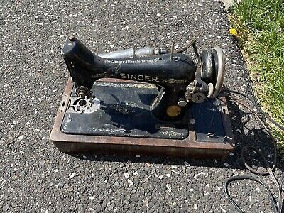 Antique S Electric Singer Sewing Machine Model Bentwood Case