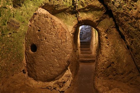 Turquie Les Villes Souterraines De Cappadoce Derinkuyu Et Kaymakli