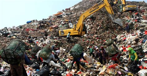 Menanti PLTSa Dan Daur Ulang Menaklukkan Gunung Sampah