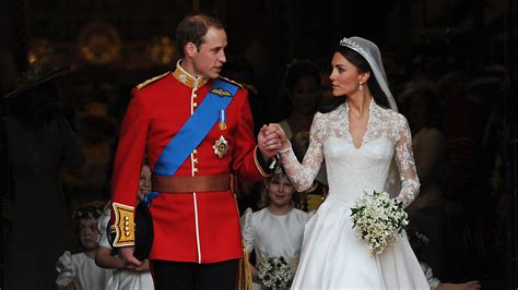 The Unknown Story Of How Kate Middleton Picked Her Wedding Dress to ...