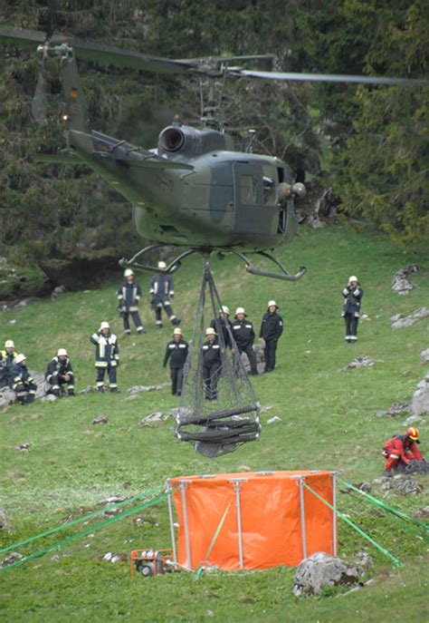 Waldbrand Feuerwehren Proben Den Ernstfall