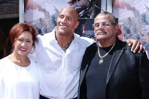 Dwayne Johnson posts touching tribute to his late father