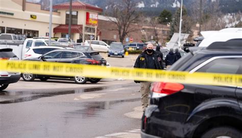 Colorado Sparatoria In Un Locale Gay Una Strage Morti E Feriti La