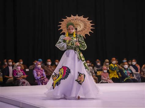 Batam Batik Fashion Week Berikut Foto Fotonya Indozone Beauty