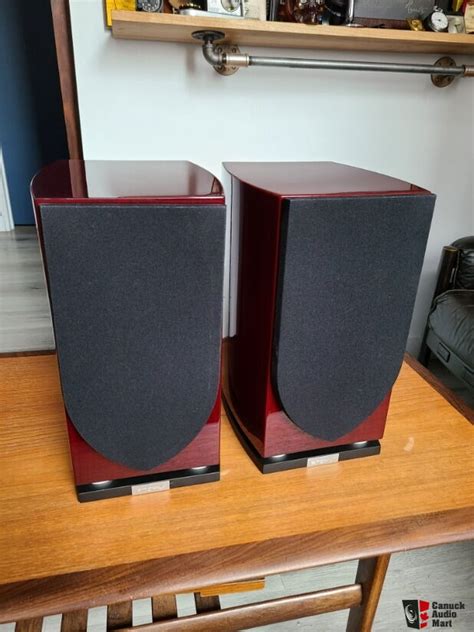 Atohm Gt Hd Pair Of Bookshelves Speakers With Triple Boxes Photo