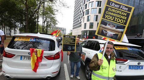 Taxi Drivers Block Brussels Demanding Eu Investigate Uber Files