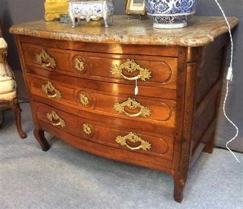 Commode En Noyer Et Chêne Massif Dessus Marbre époque Louis XV