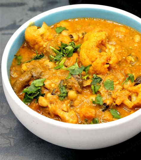 Cauliflower And Black Eyed Peas Curry Low Carb Vegan Holy Cow Vegan