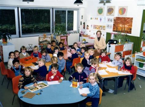 Photo De Classe MATERNELLE De 1981 ECOLE ROBERT DESNOS Copains D Avant