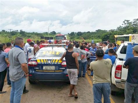 G1 Por Falta De ônibus Moradores Fecham Trecho De Rodovia No Acre