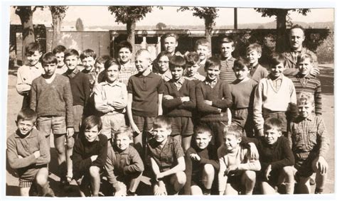 Photo de classe Ensemble des élèves de 1965 ECOLE SAINT JOSEPH