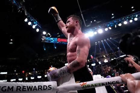 Canelo Alvarez defeats Charlo to retain super-middleweight titles ...