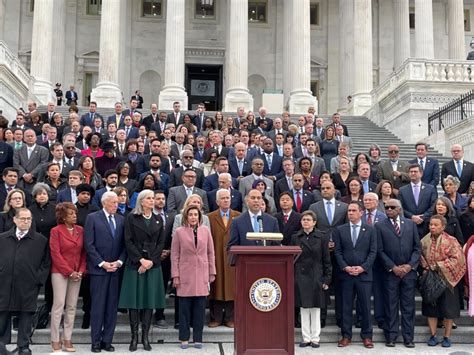 Democrats praise U.S. Capitol police and pledge to seek accountability ...