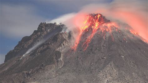 The Active Volcano In The Caribbean Soufri Re Hills Youtube