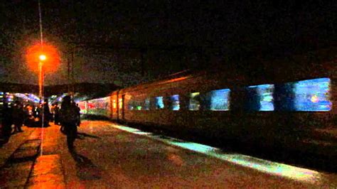 Indian Railways Ltt Ers Duronto Express With Deadly Chugging Wdm D