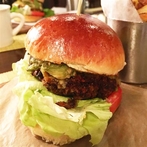 The Best Veggie Burger | Brooklyn Diner Times Square New York Review