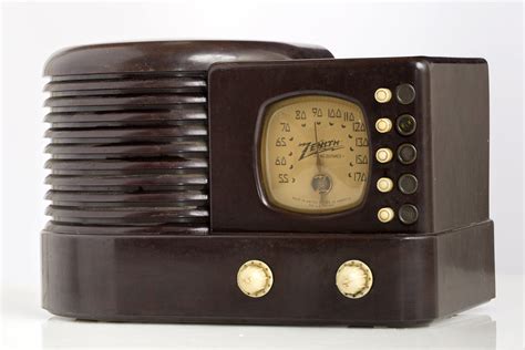 Vintage 1939 Tube Zenith Bakelite Table Radio The Radio  Flickr