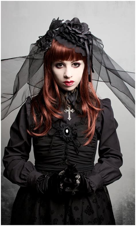 25 Stylish Gothic Haircut Ideas Designs Gothic Hairstyles Goth