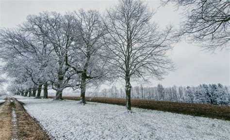 Wettervorhersage April Dauerregen Ber Dem S Den Mit Absinkender