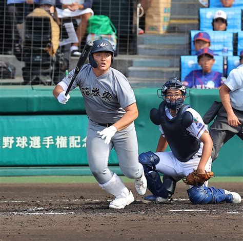 【甲子園】注目のスラッガー佐々木麟太郎が先制打含む3安打 花巻東8年ぶりの白星 先輩・大谷翔平と重なる申告敬遠も スポーツ報知