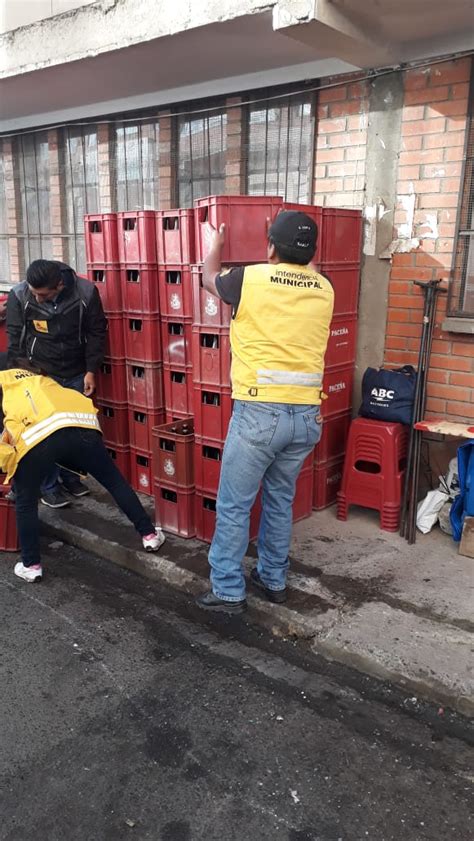 La Intendencia decomisó más de 1 500 botellas de bebidas alcohólicas en