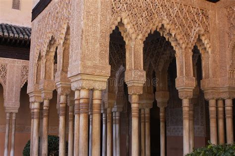 La Alhambra De Los Leones Del Patio Del EL Del En De Columnas Foto De