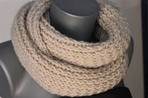 Snood Charpe En Laine De Couleur Cru Paillet Emmafashionstyle